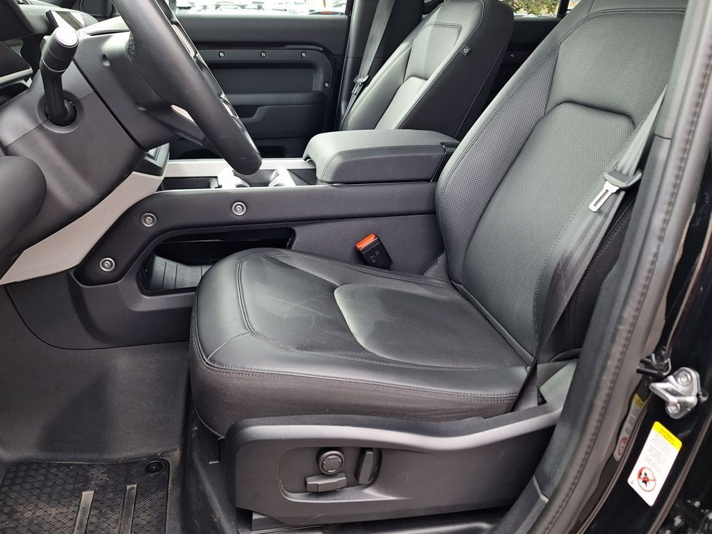 2025 Land Rover Defender S - Photo 11