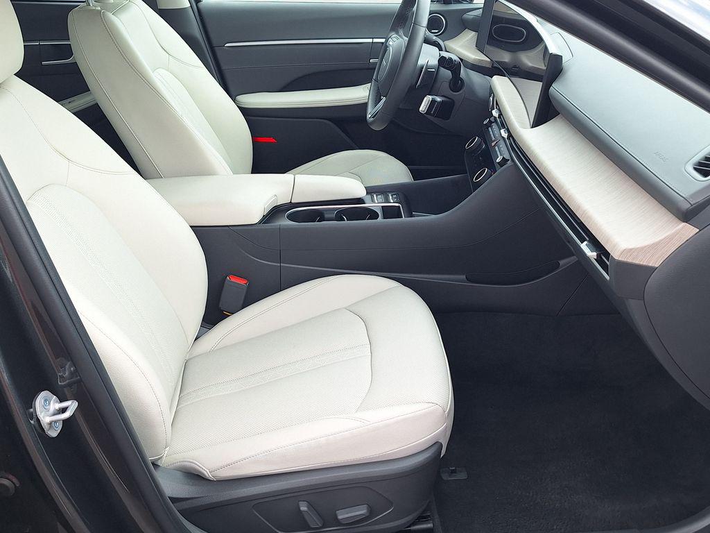2025 Hyundai Sonata Hybrid Limited - Photo 29