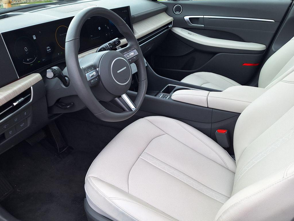 2025 Hyundai Sonata Hybrid Limited - Photo 10
