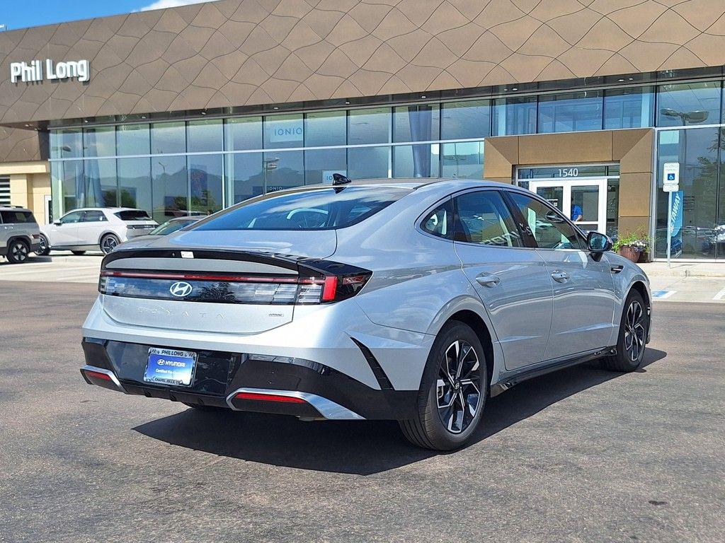 2024 Hyundai Sonata SEL photo 3