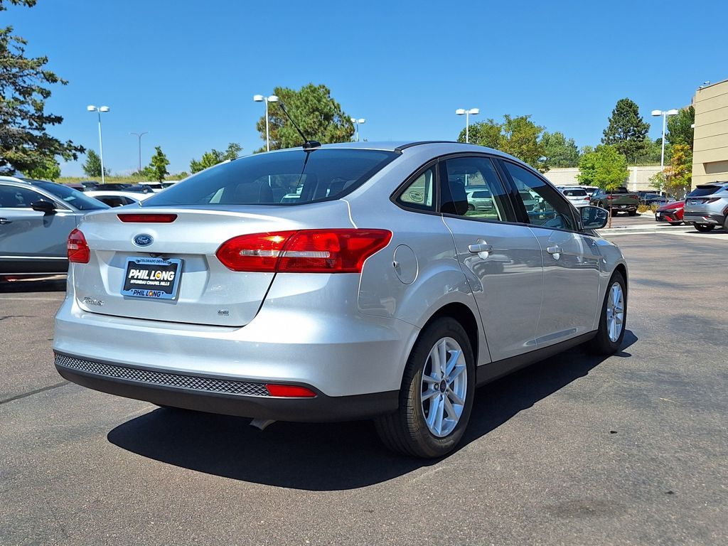 2018 Ford Focus SE photo 3