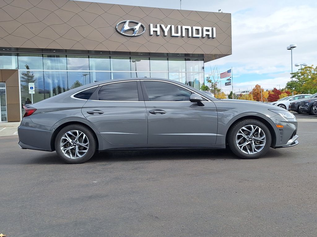 2023 Hyundai Sonata SEL photo 2