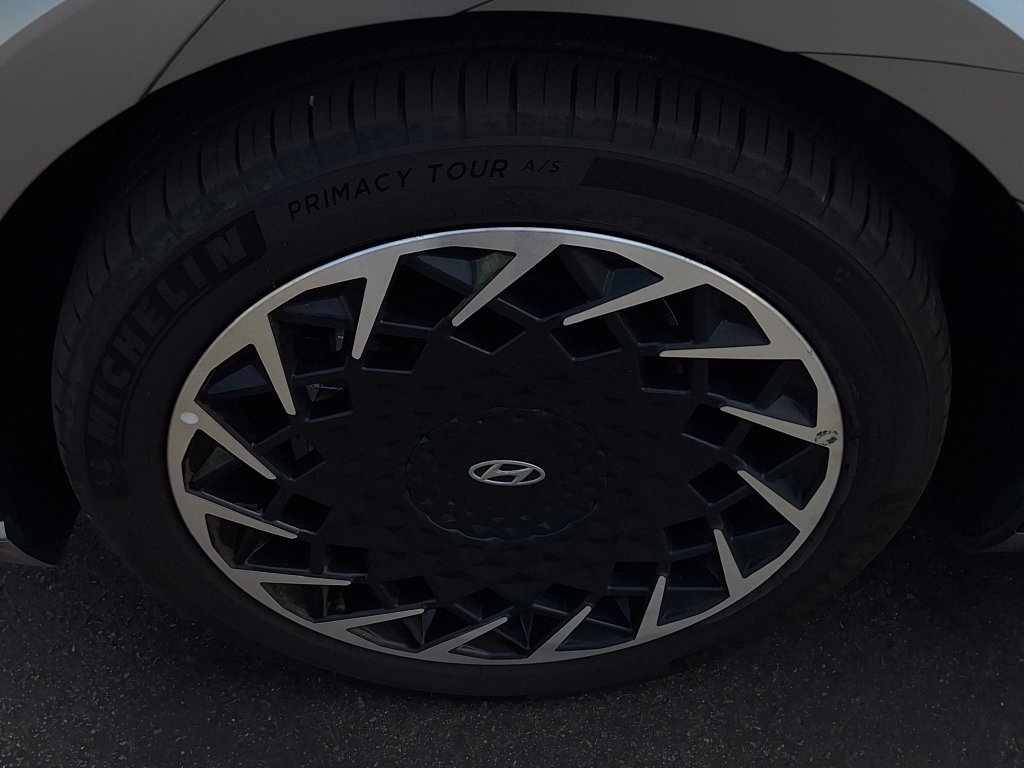 2024 Hyundai IONIQ 5 Limited - Photo 32