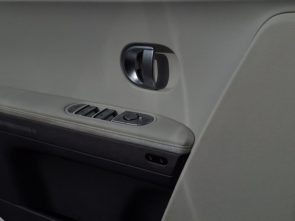 2024 Hyundai IONIQ 5 Limited - Photo 9