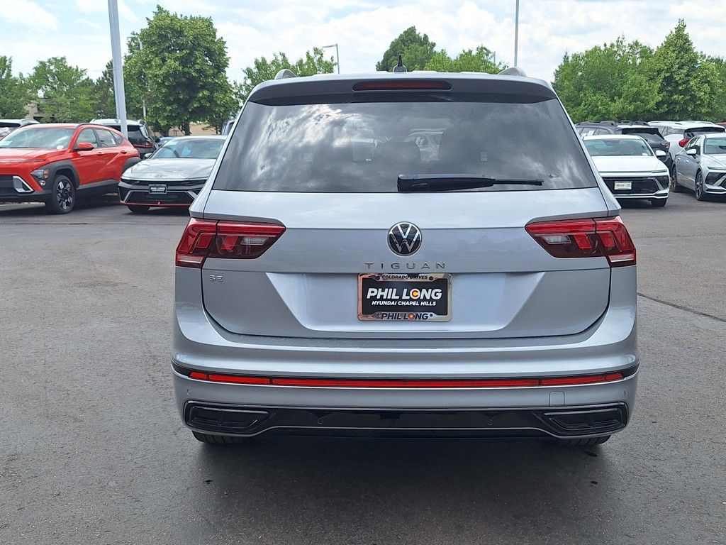 2024 Volkswagen Tiguan SE R-Line Black photo 4