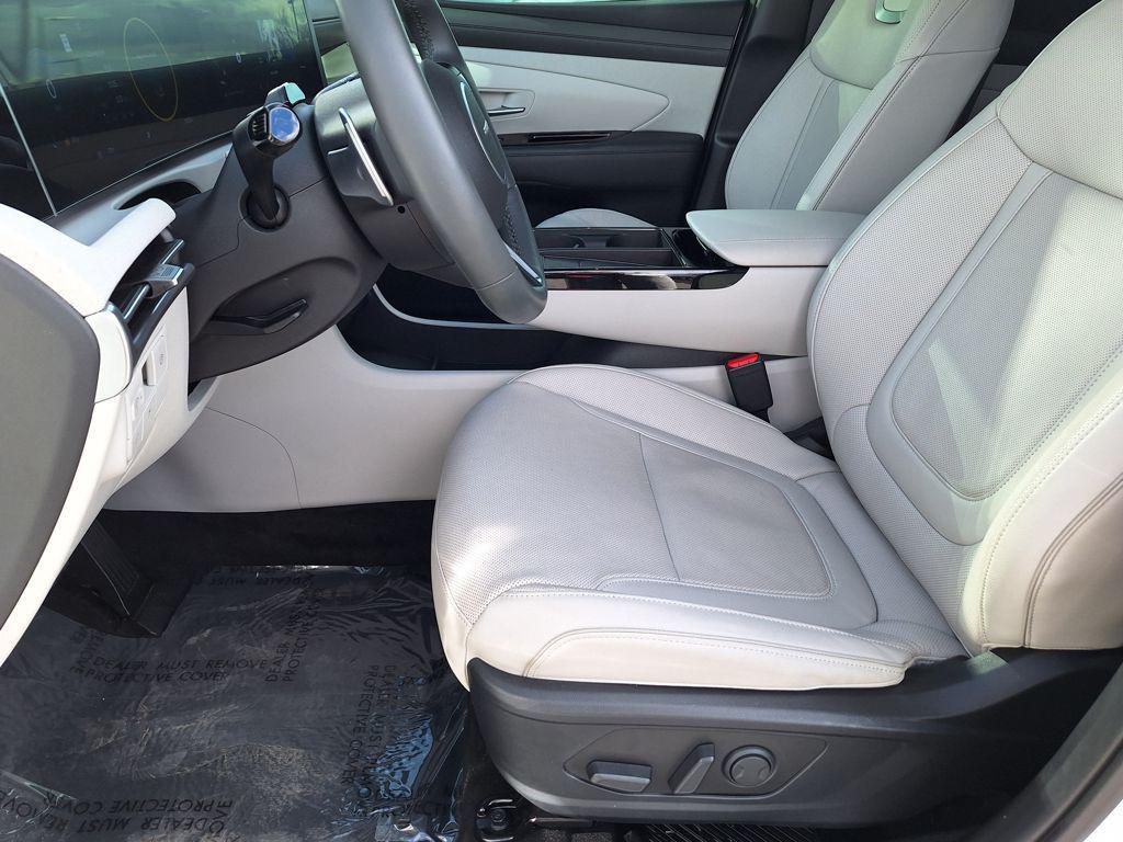 2025 Hyundai Tucson Limited - Photo 11