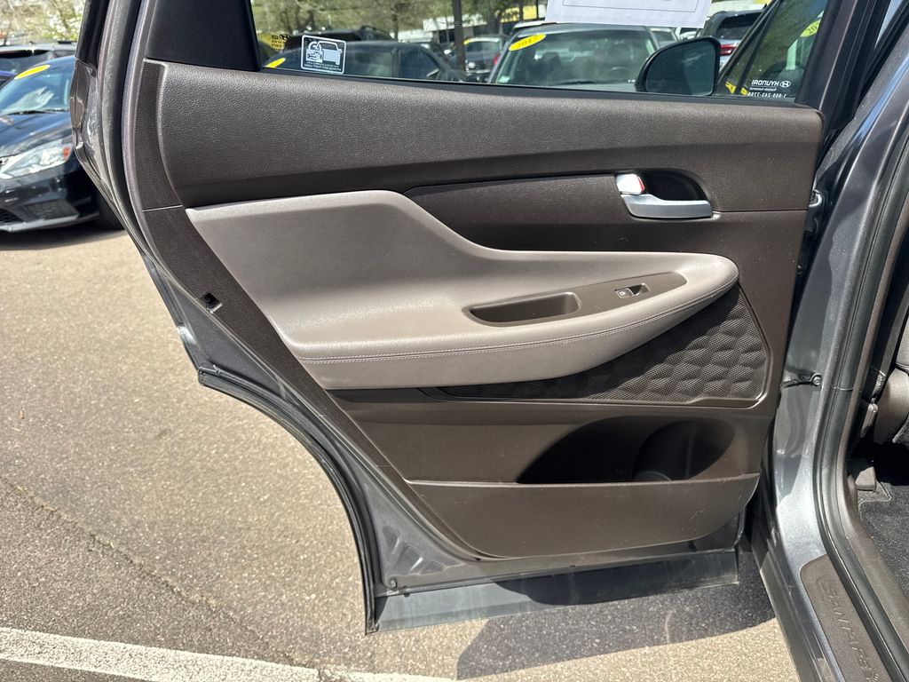 2019 Hyundai Santa Fe SE - Photo 22