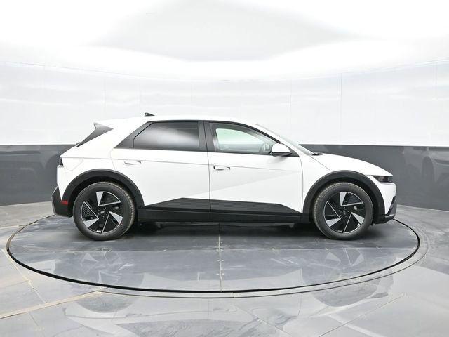 2025 Hyundai Ioniq 5 SE photo 3