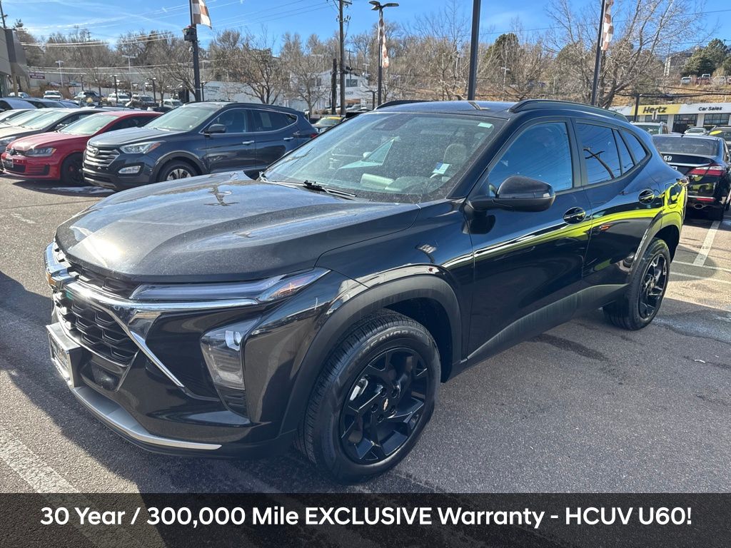 2024 Chevrolet Trax LT photo 2