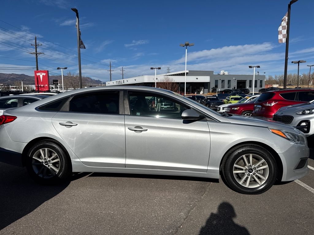 2016 Hyundai Sonata SE photo 4