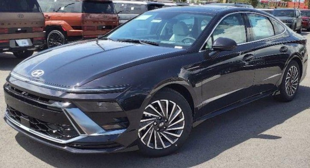 New 2025 Hyundai Sonata SEL Sedan