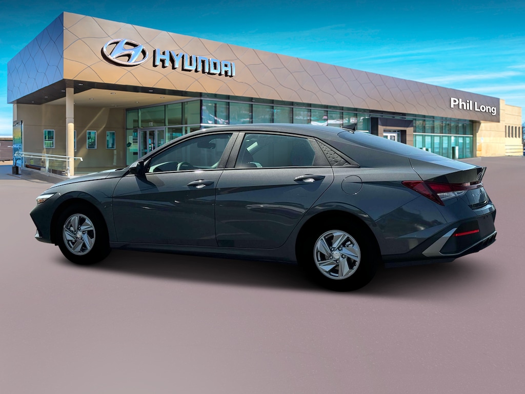 New 2025 Hyundai Elantra SE Sedan