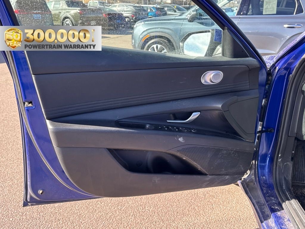 Certified 2025 Hyundai Elantra SEL Convenience Sedan