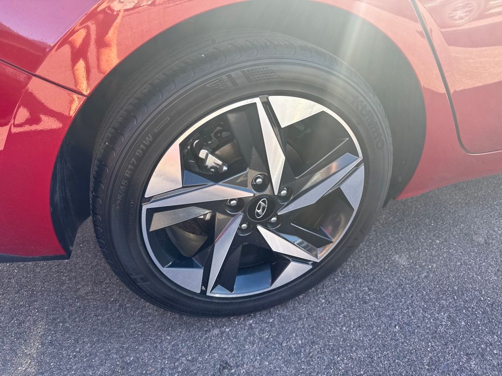2023 Hyundai Elantra SEL photo 4