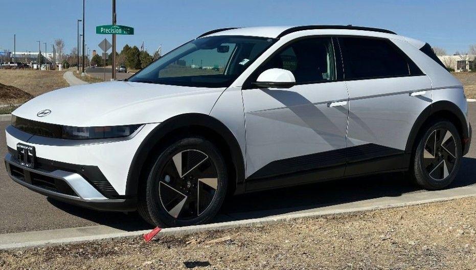 2025 Hyundai Ioniq 5 SEL photo 3