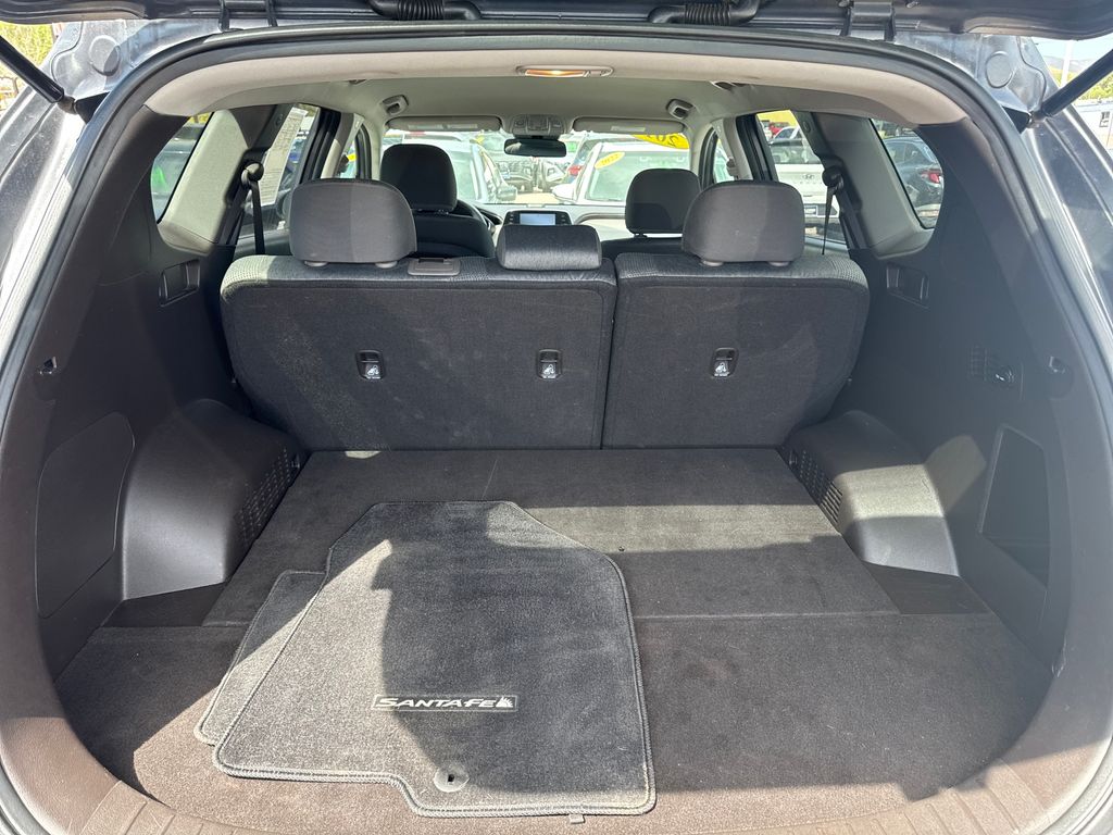2019 Hyundai Santa Fe SE - Photo 14
