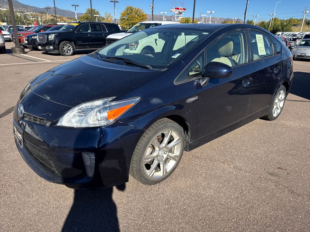 2014 Toyota Prius Four photo 2
