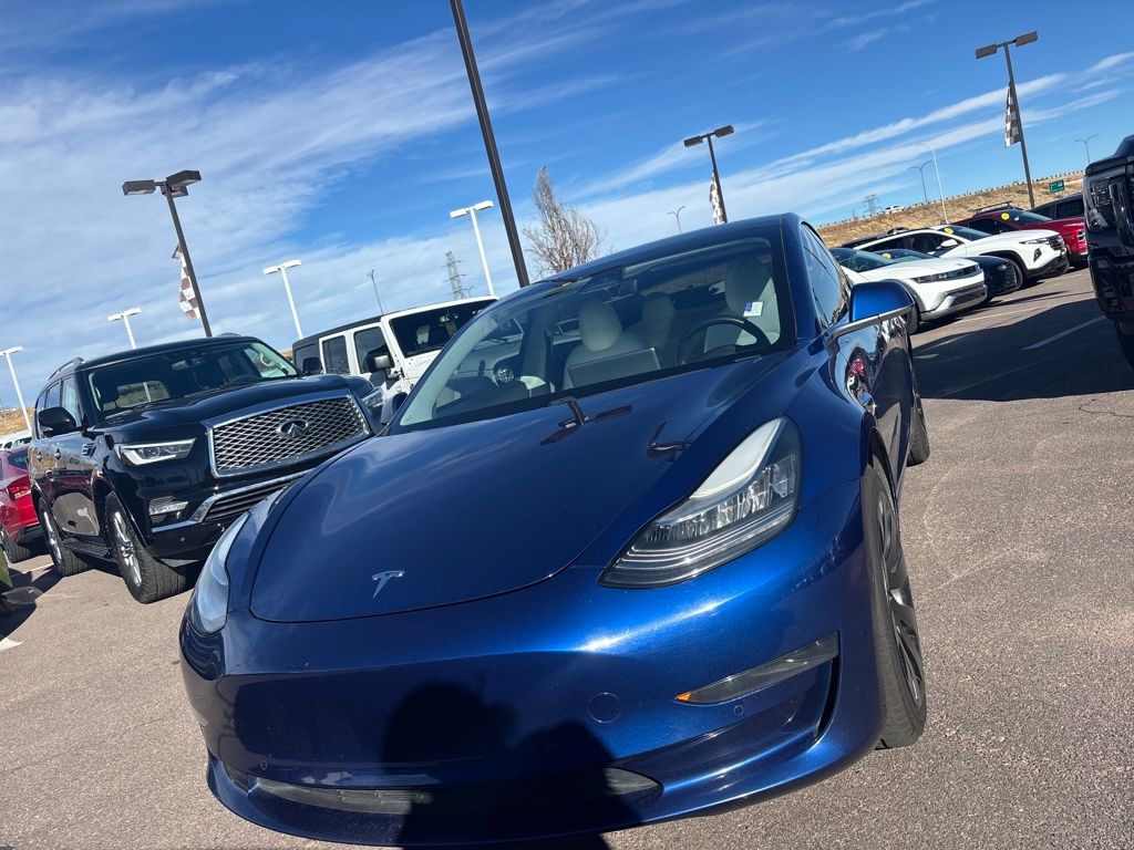 2020 Tesla Model 3 Standard Range Plus photo 3