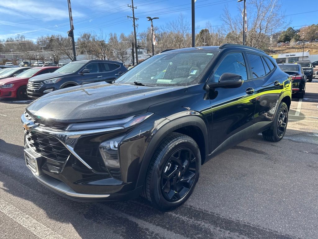 2024 Chevrolet Trax LT photo 3