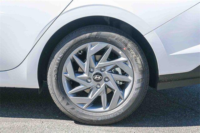 2026 Hyundai Elantra Hybrid Blue photo 3