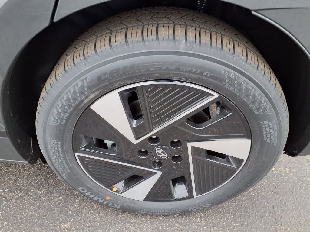 2025 Hyundai Ioniq 5 SEL photo 3