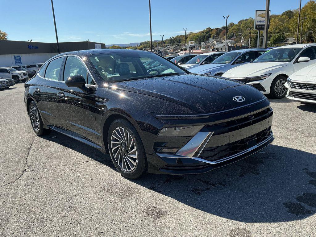 2026 Hyundai Sonata Hybrid Limited's photo