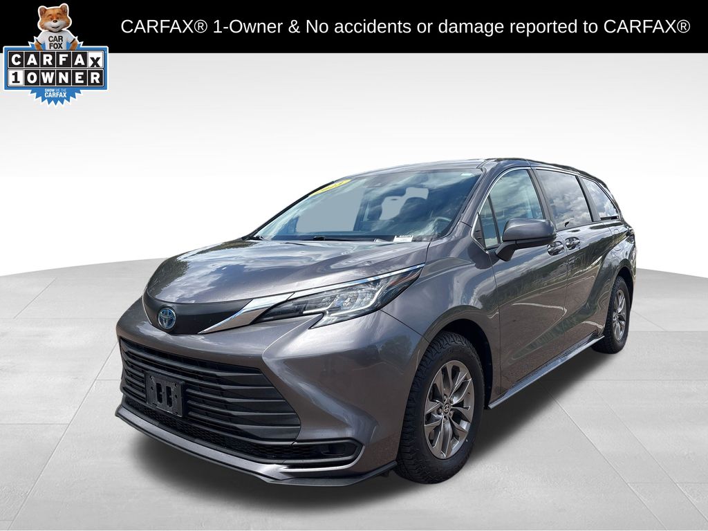 2023 Toyota Sienna LE 8-Passenger Hybrid AWD's photo