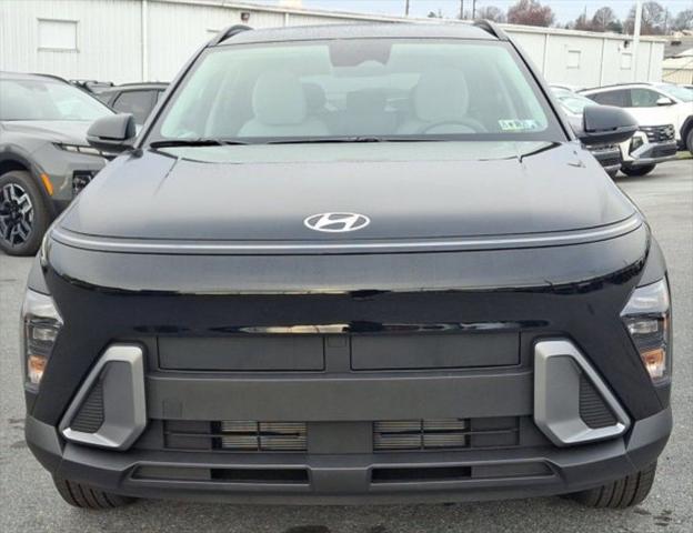 2025 Hyundai Kona SEL photo 2