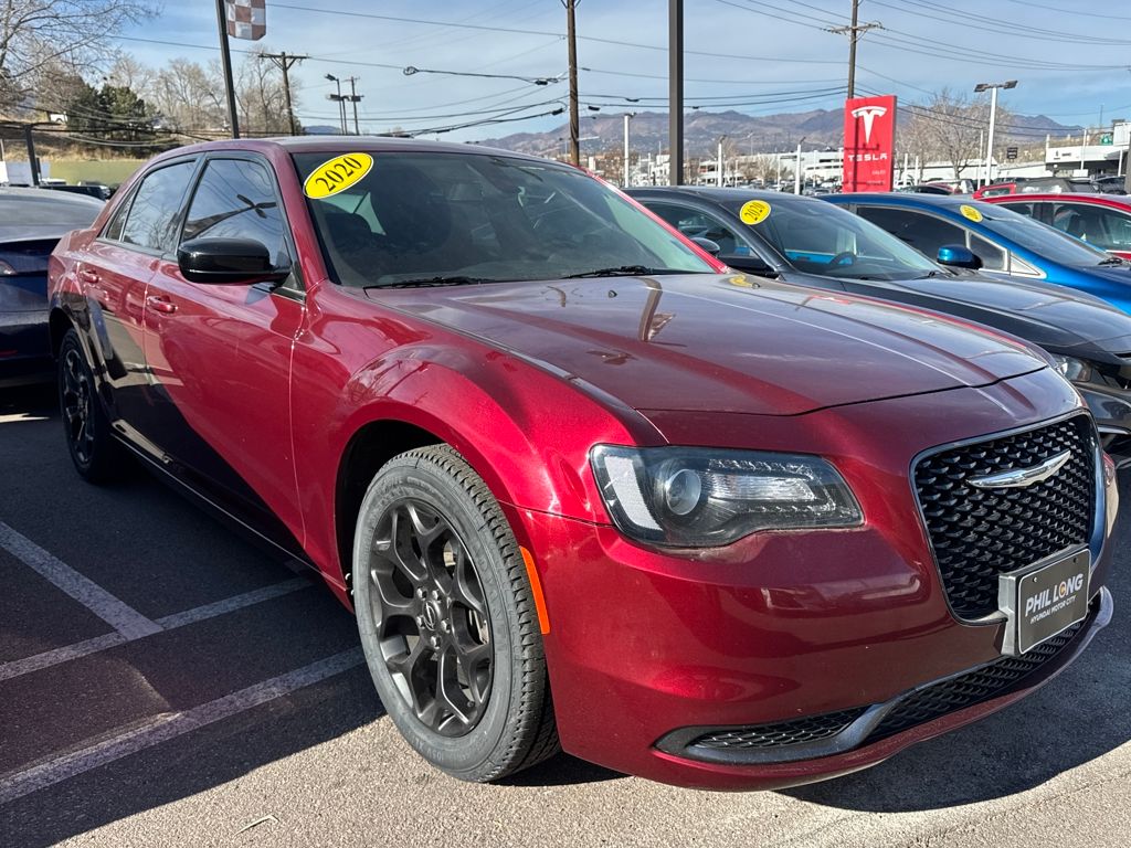 2020 Chrysler 300 Touring's photo
