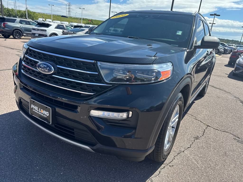 2020 Ford Explorer XLT photo 2