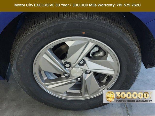 2025 Hyundai Elantra SE - Photo 11