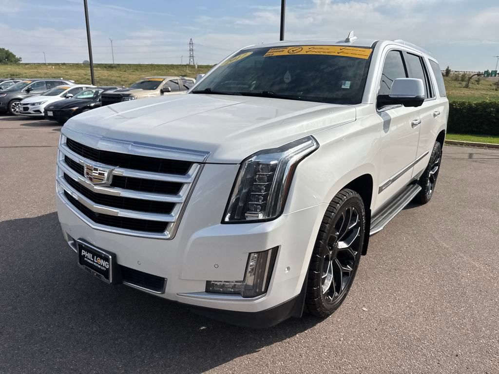 2017 Cadillac Escalade Premium Luxury photo 3