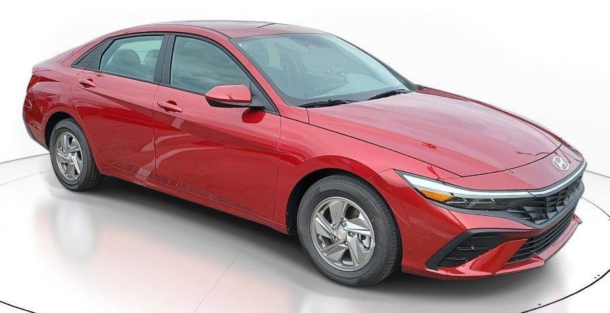 2025 Hyundai Elantra SE's photo