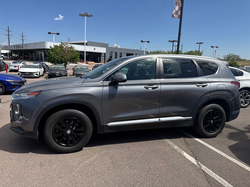 2019 Hyundai Santa Fe SE - Photo 16