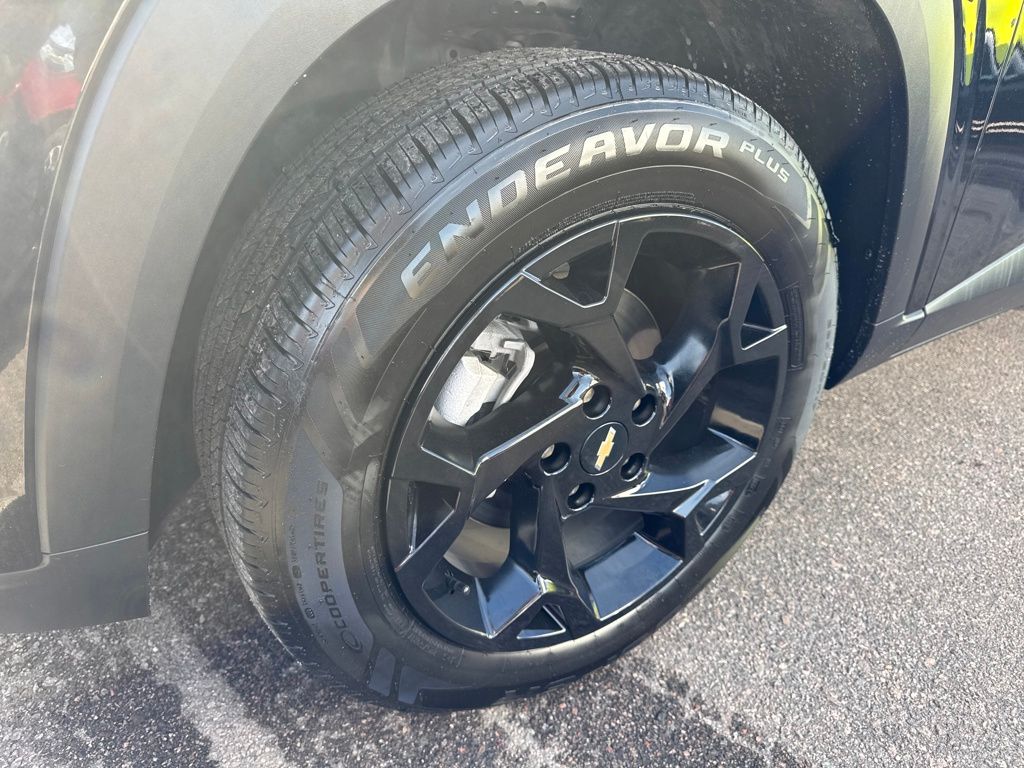 2024 Chevrolet Trax LT photo 4