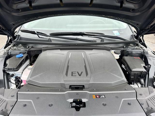 2025 Hyundai Ioniq 5 SEL photo 4
