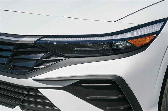 2026 Hyundai Elantra Hybrid Blue photo 2