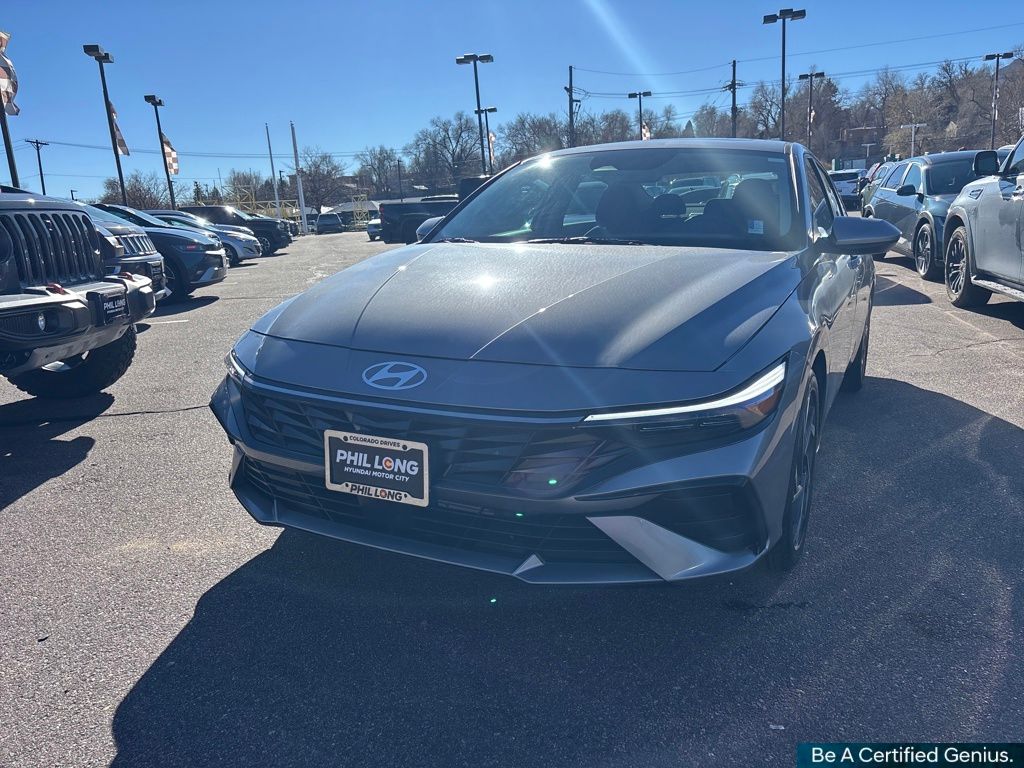 2024 Hyundai Elantra SEL Convenience photo 2