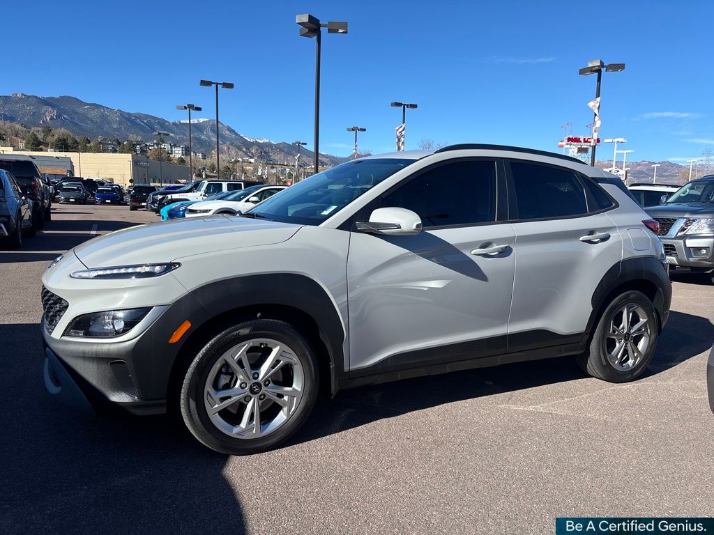2023 Hyundai Kona SEL photo 2