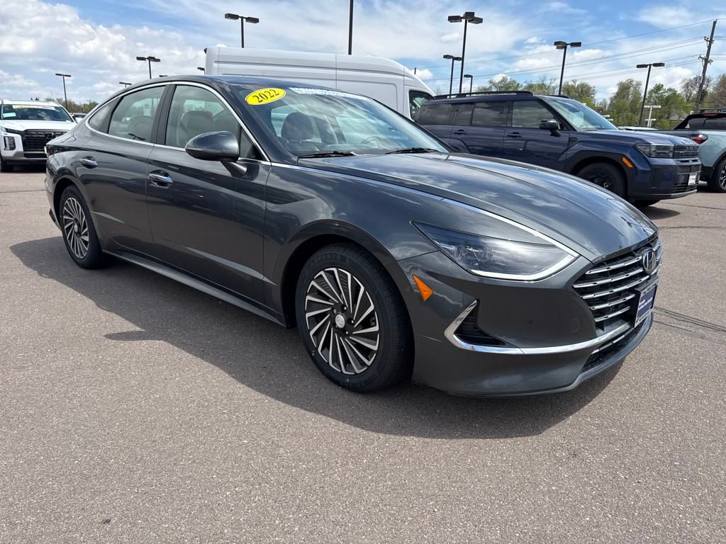 2022 Hyundai Sonata Hybrid Limited photo 2