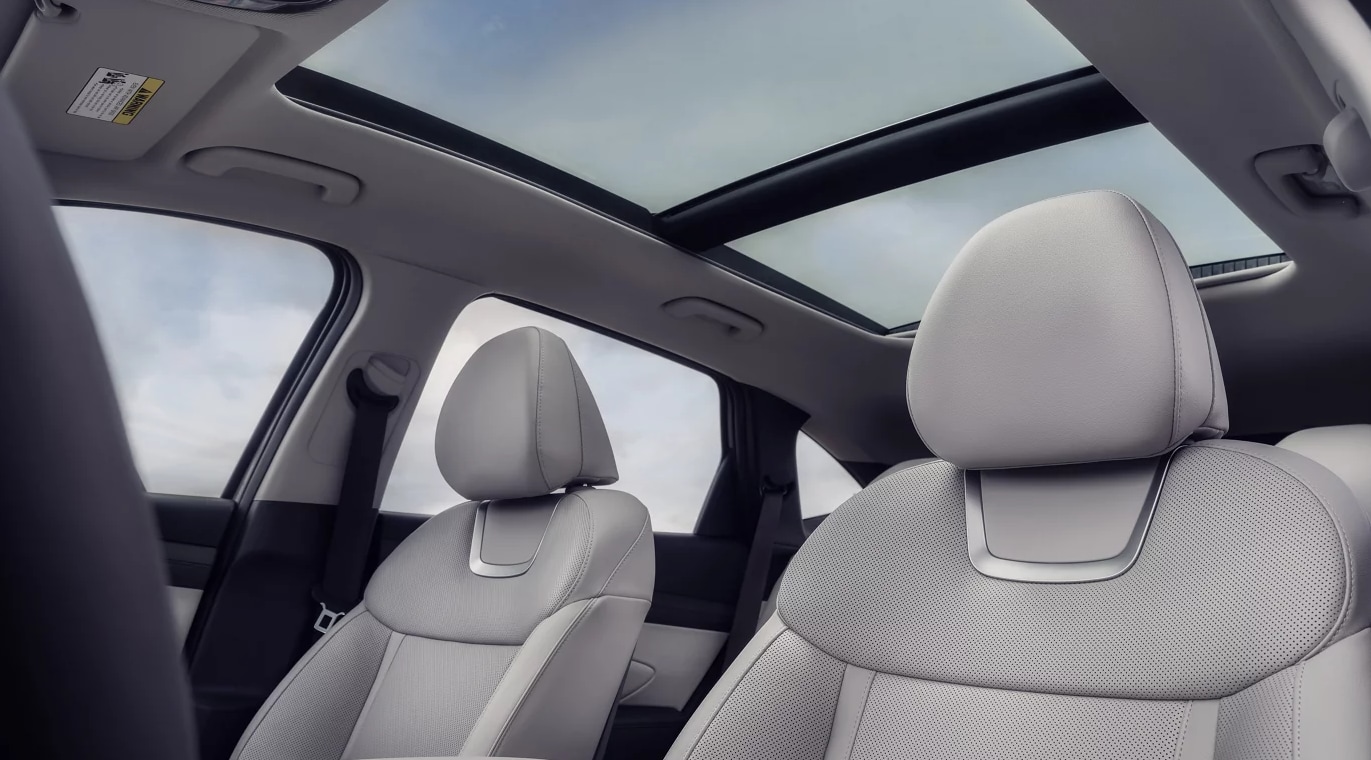 Hyundai Tucson interior dashboard and infotainment system