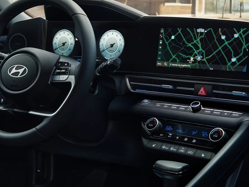 2026 ELANTRA digital displays