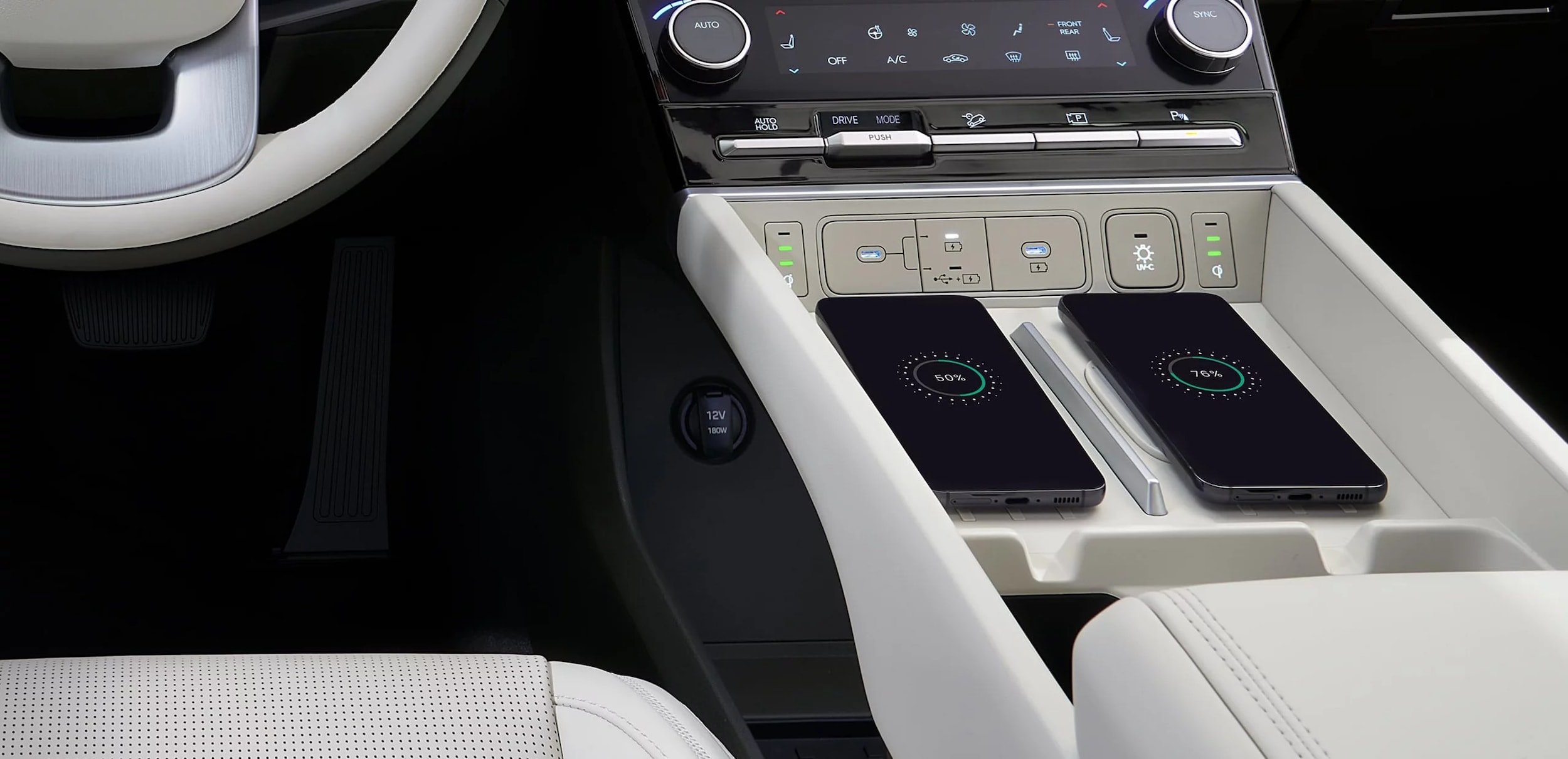 SANTA FE Hybrid dual wireless charging