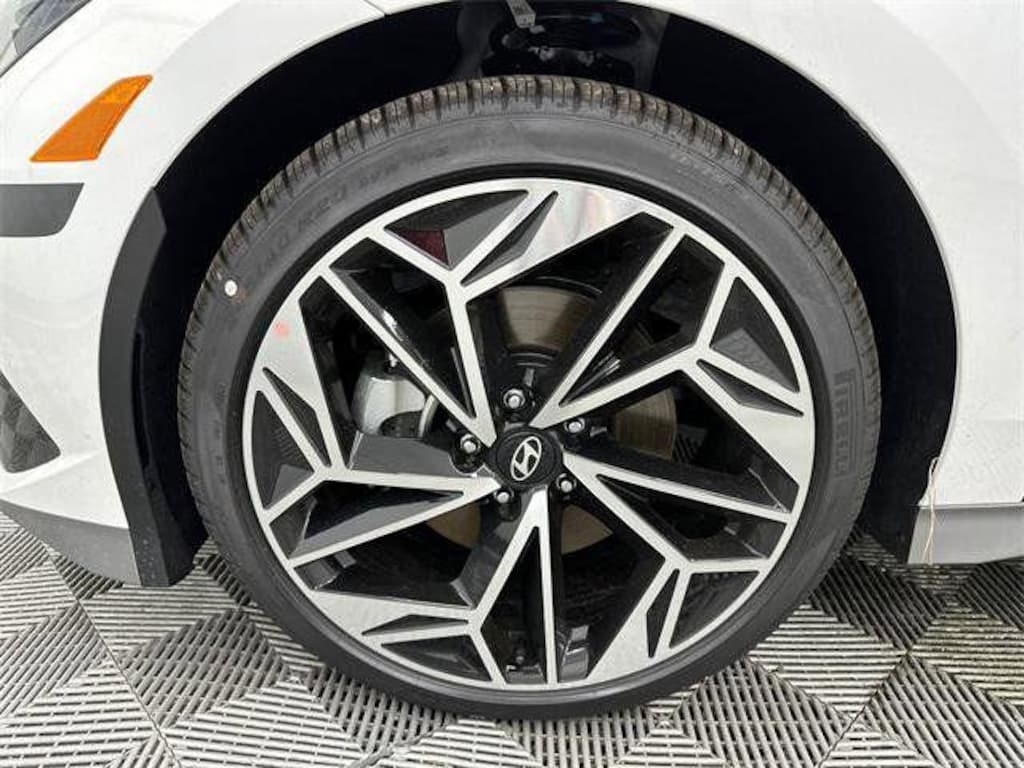 New 2025 Hyundai IONIQ 6 SEL Sedan