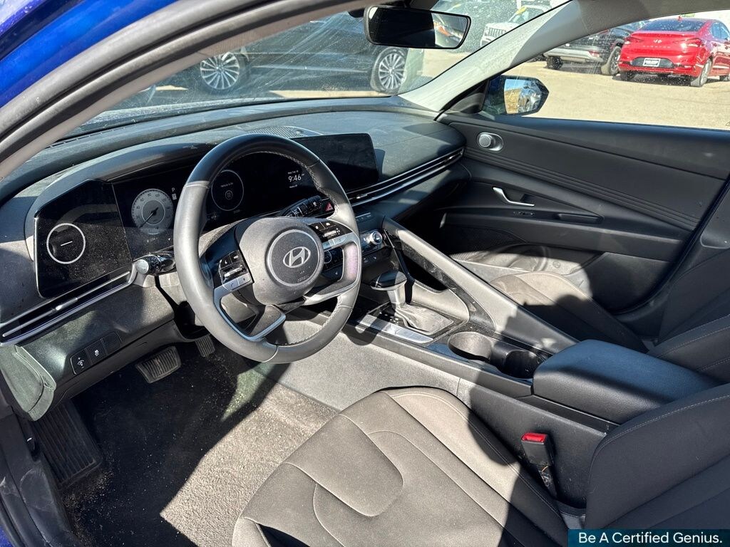 Certified 2025 Hyundai Elantra SEL Convenience Sedan