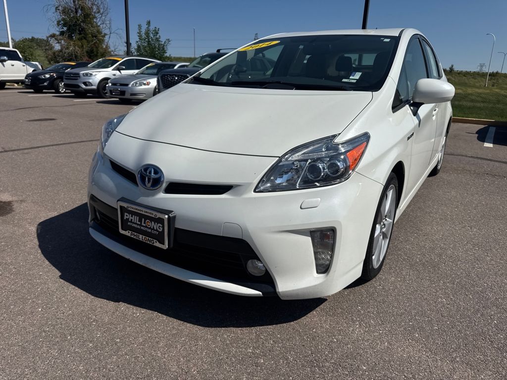 2014 Toyota Prius Four photo 2