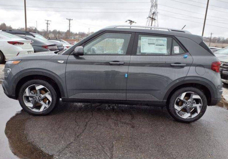 2025 Hyundai Venue SEL's photo