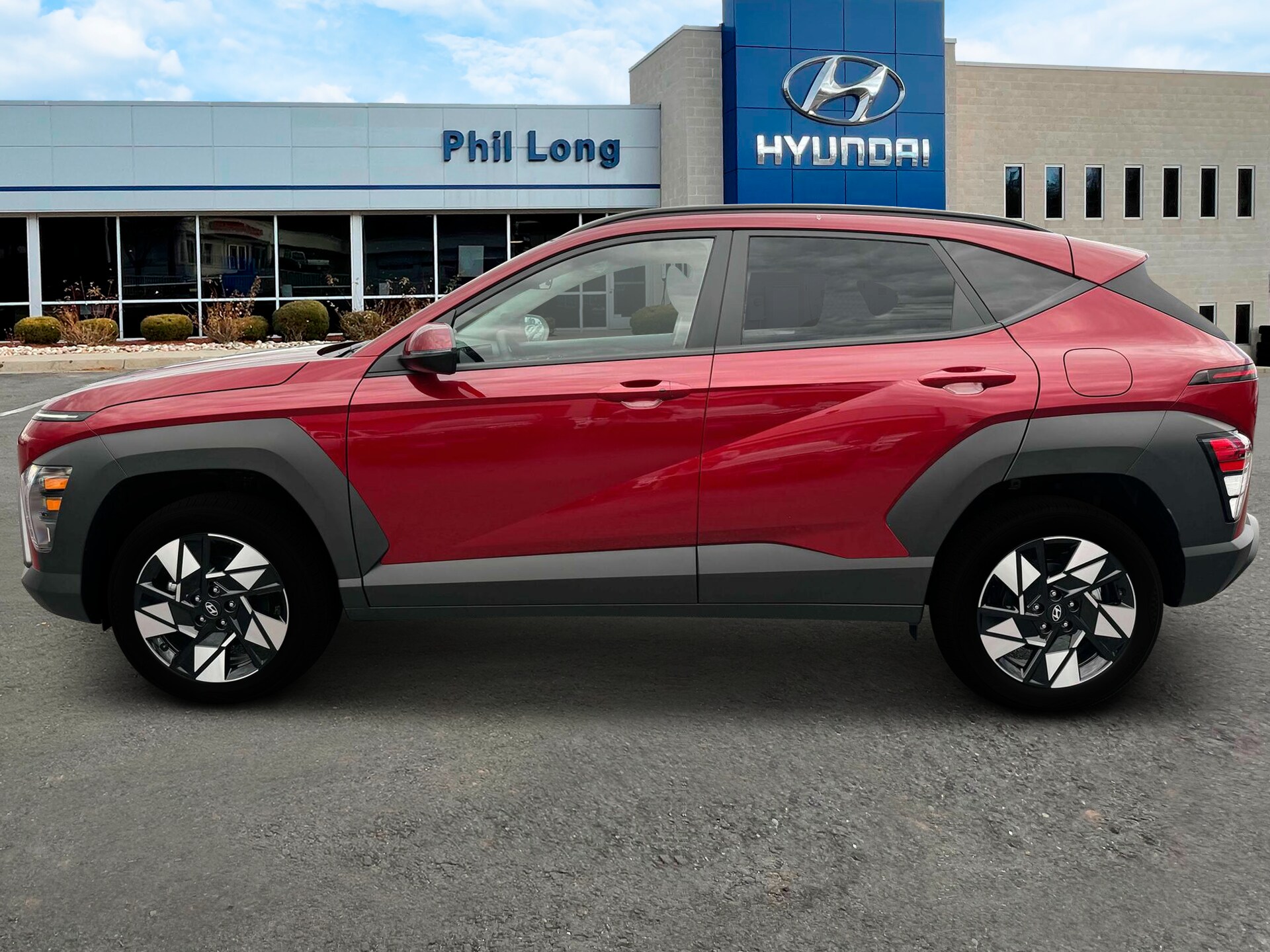 2025 Hyundai Kona SEL photo 2