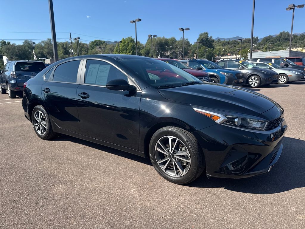 2024 Kia Forte LXS photo 3