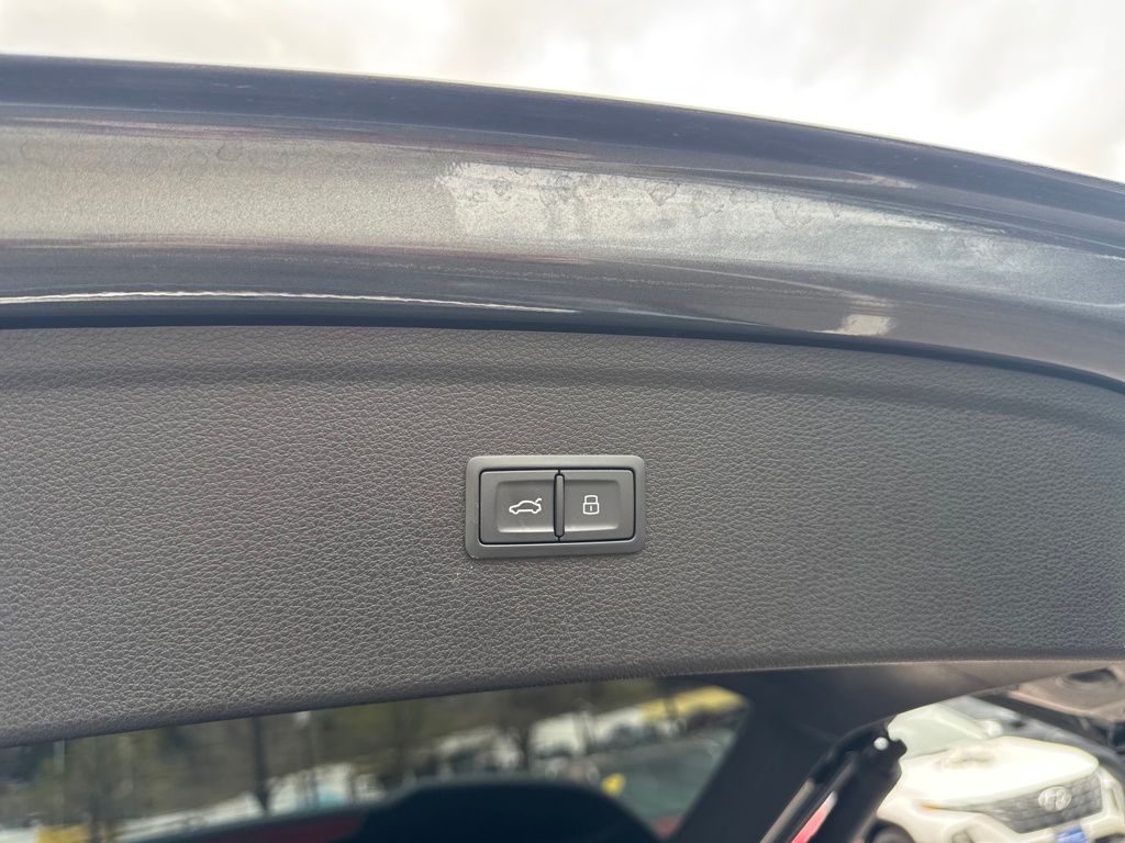 2023 Audi SQ5 Premium Plus - Photo 25